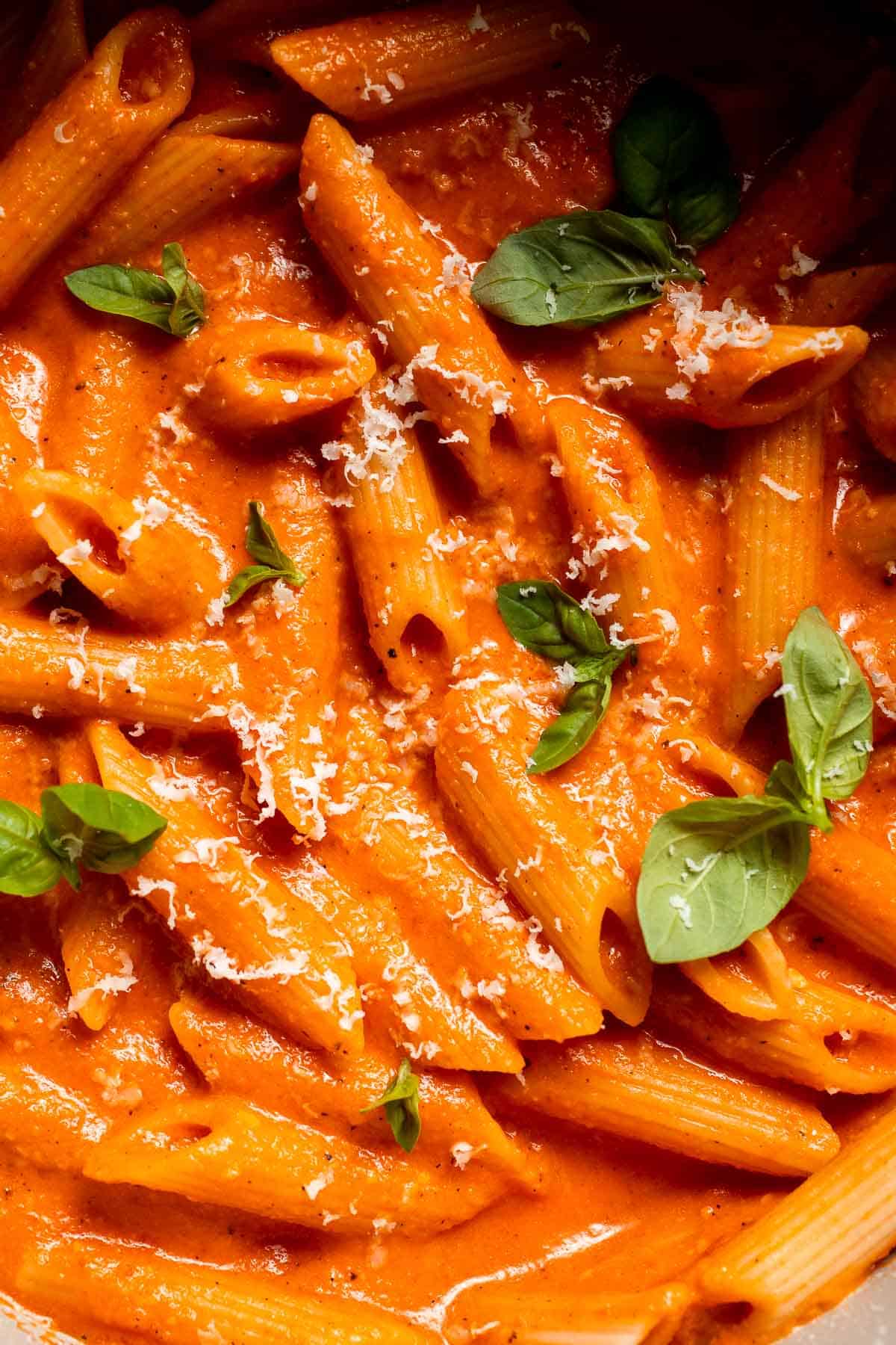 Velvety Roasted Red Pepper Pasta: Simple & Flavorful Sauce